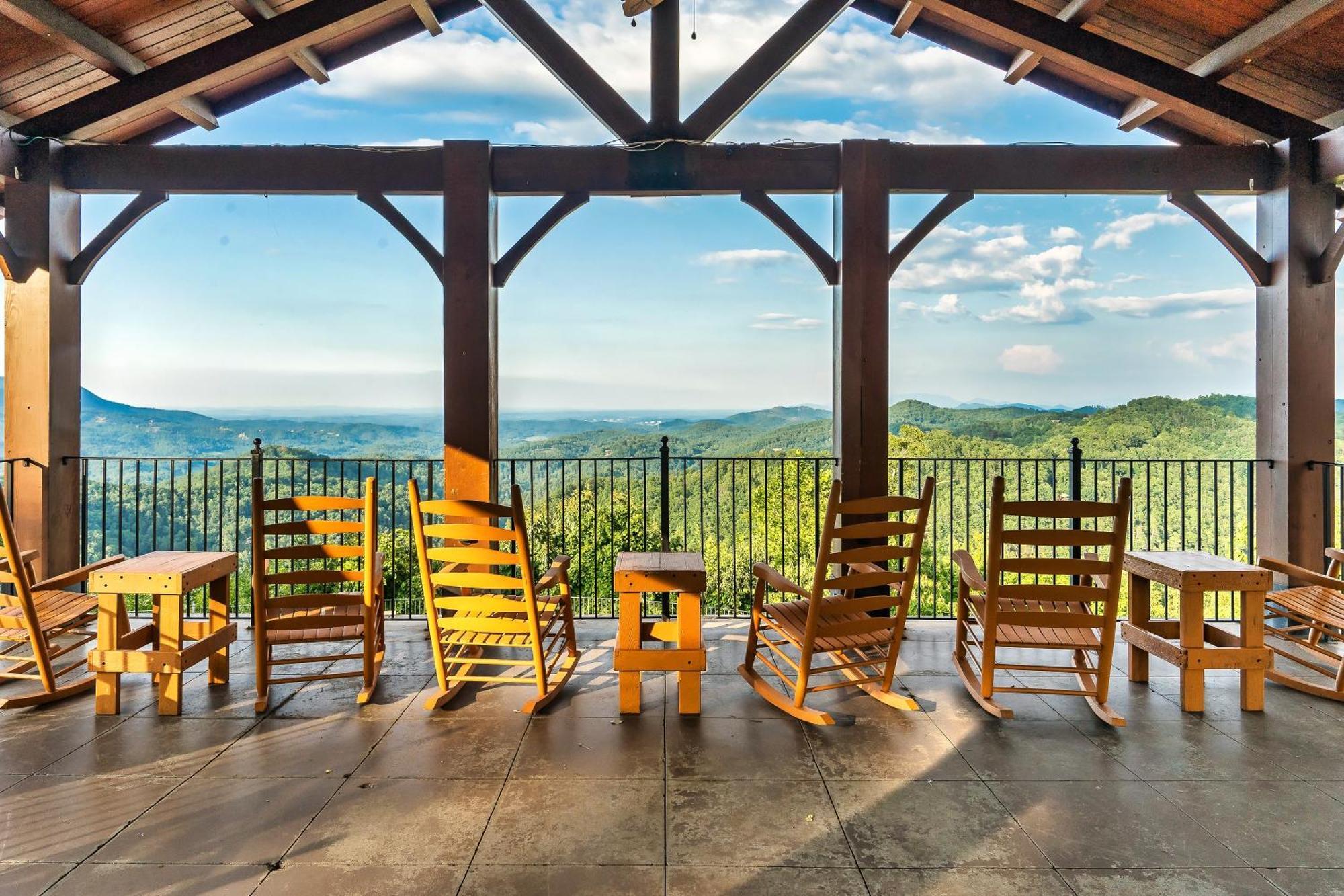 Epic Mountain Views, Hot Tub, Game Room, Sleeps 10 Sevierville Extérieur photo