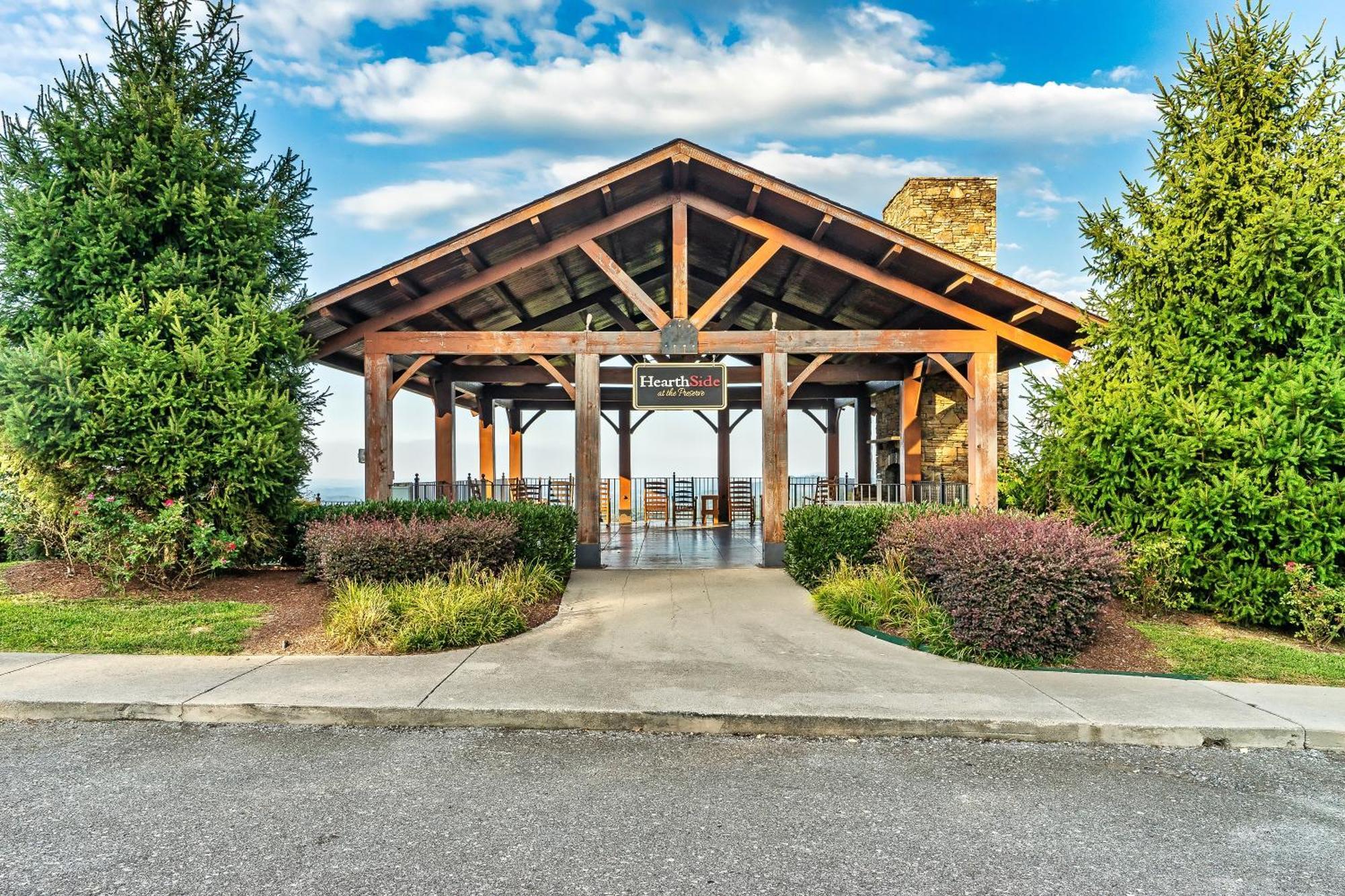 Epic Mountain Views, Hot Tub, Game Room, Sleeps 10 Sevierville Extérieur photo