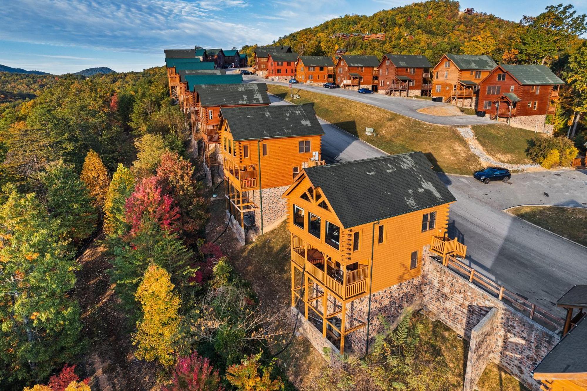 Epic Mountain Views, Hot Tub, Game Room, Sleeps 10 Sevierville Extérieur photo