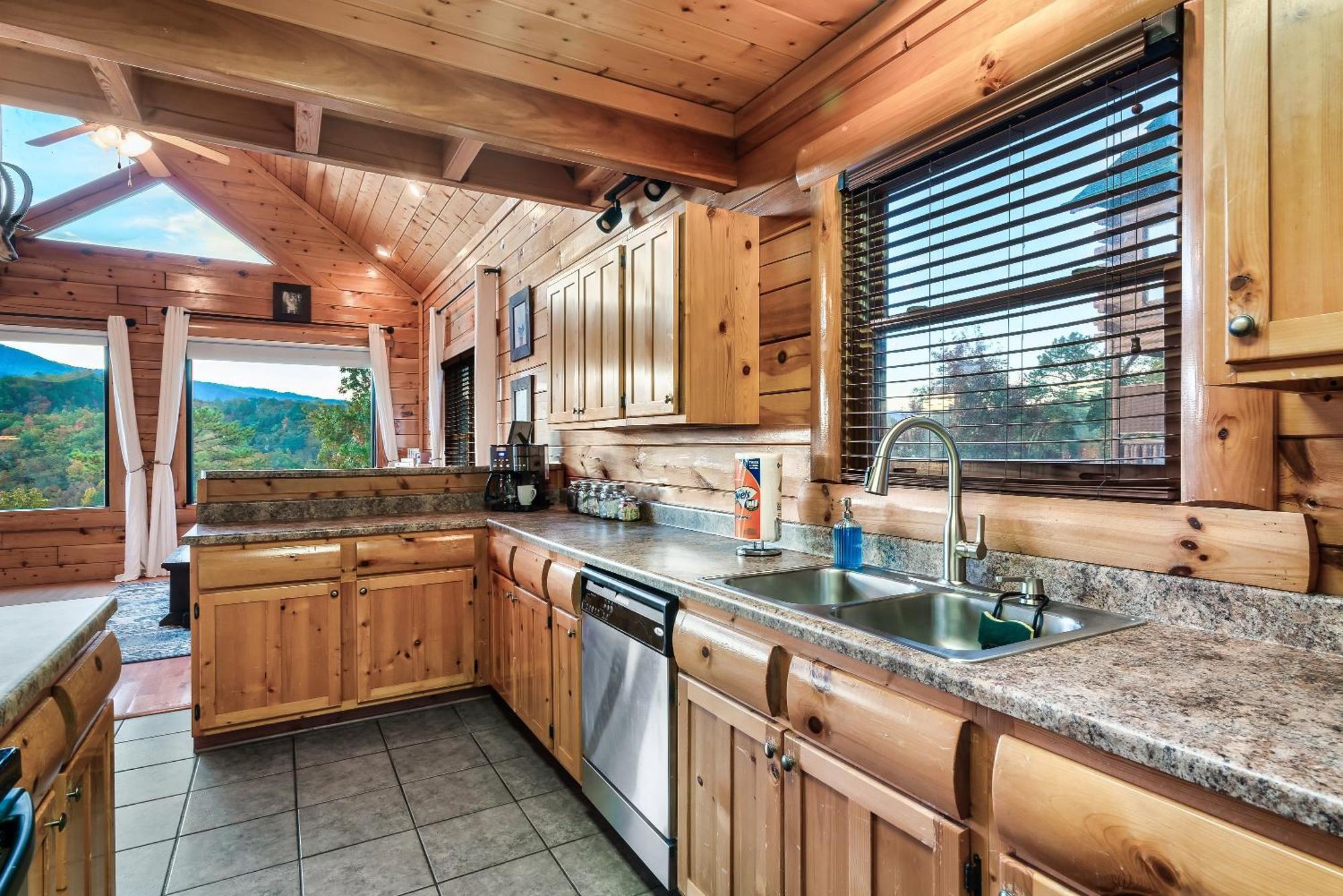 Epic Mountain Views, Hot Tub, Game Room, Sleeps 10 Sevierville Extérieur photo