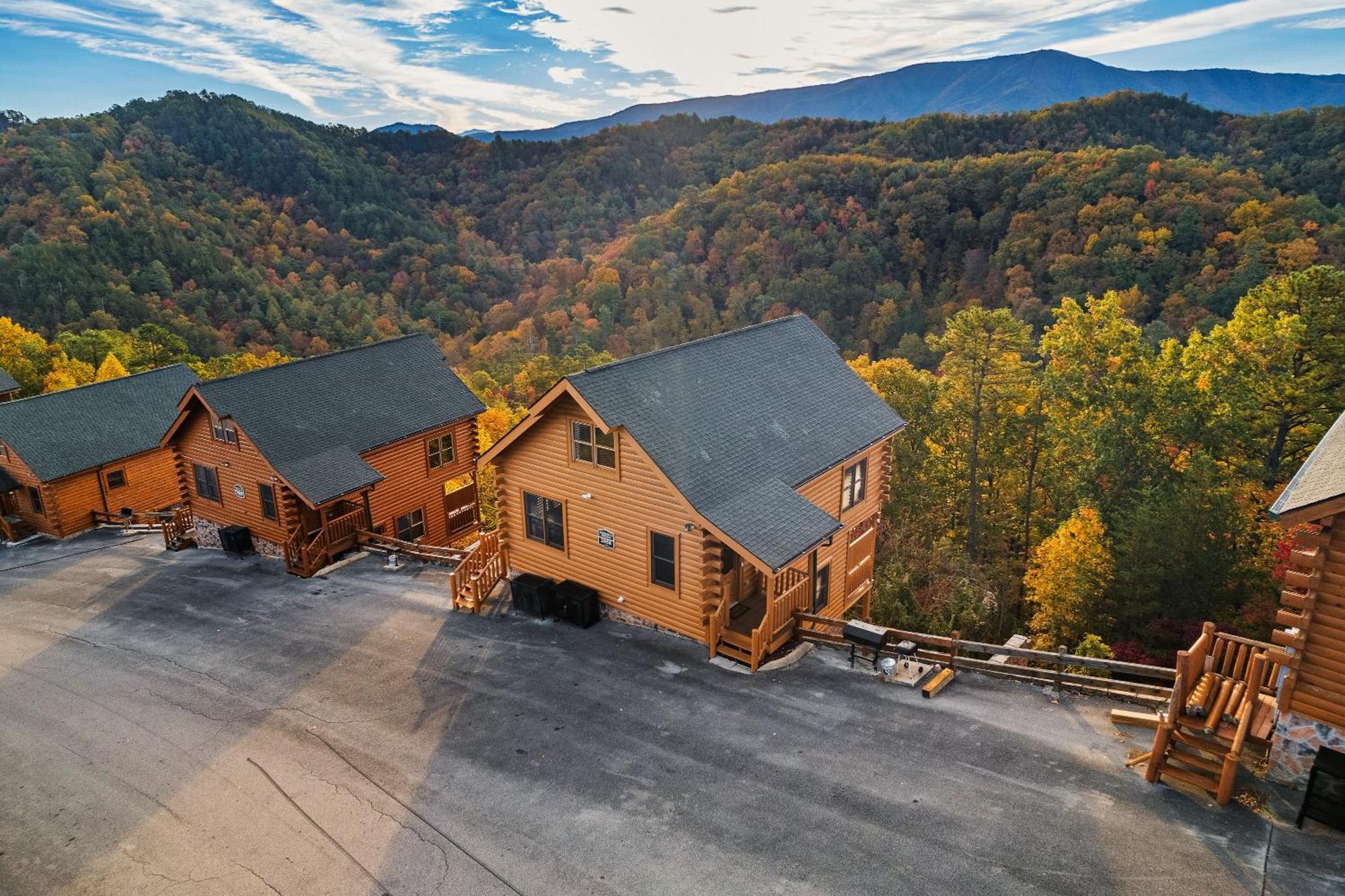 Epic Mountain Views, Hot Tub, Game Room, Sleeps 10 Sevierville Extérieur photo
